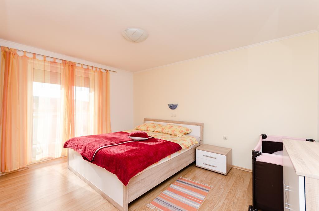 Apartments Rajka Lopar Exterior photo
