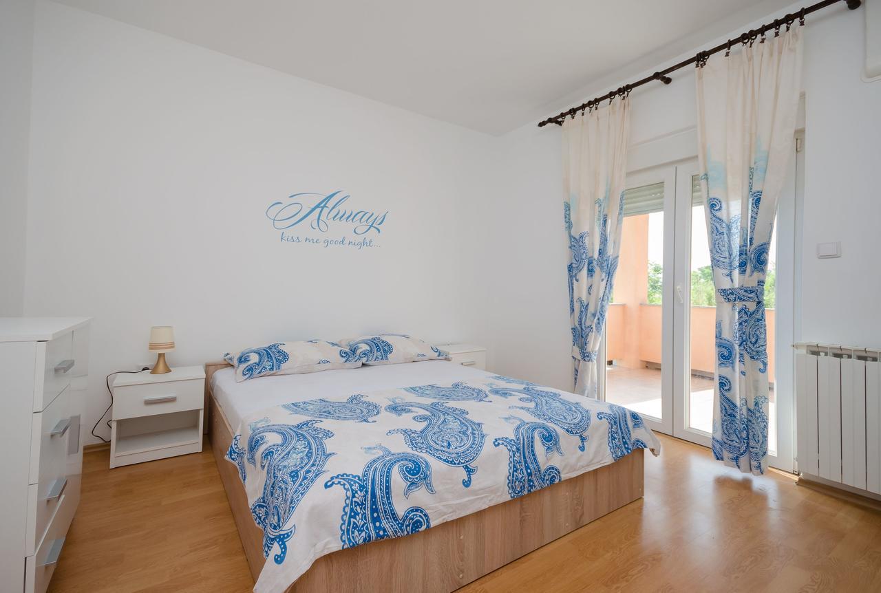 Apartments Rajka Lopar Exterior photo